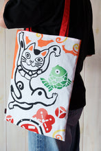 画像をギャラリービューアに読み込む, トートバッグ - 手拭い  踊る狐と猫 -
