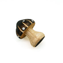 画像をギャラリービューアに読み込む, 木製きのこ
