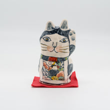 画像をギャラリービューアに読み込む, 陶人形 - まねきねこ -
