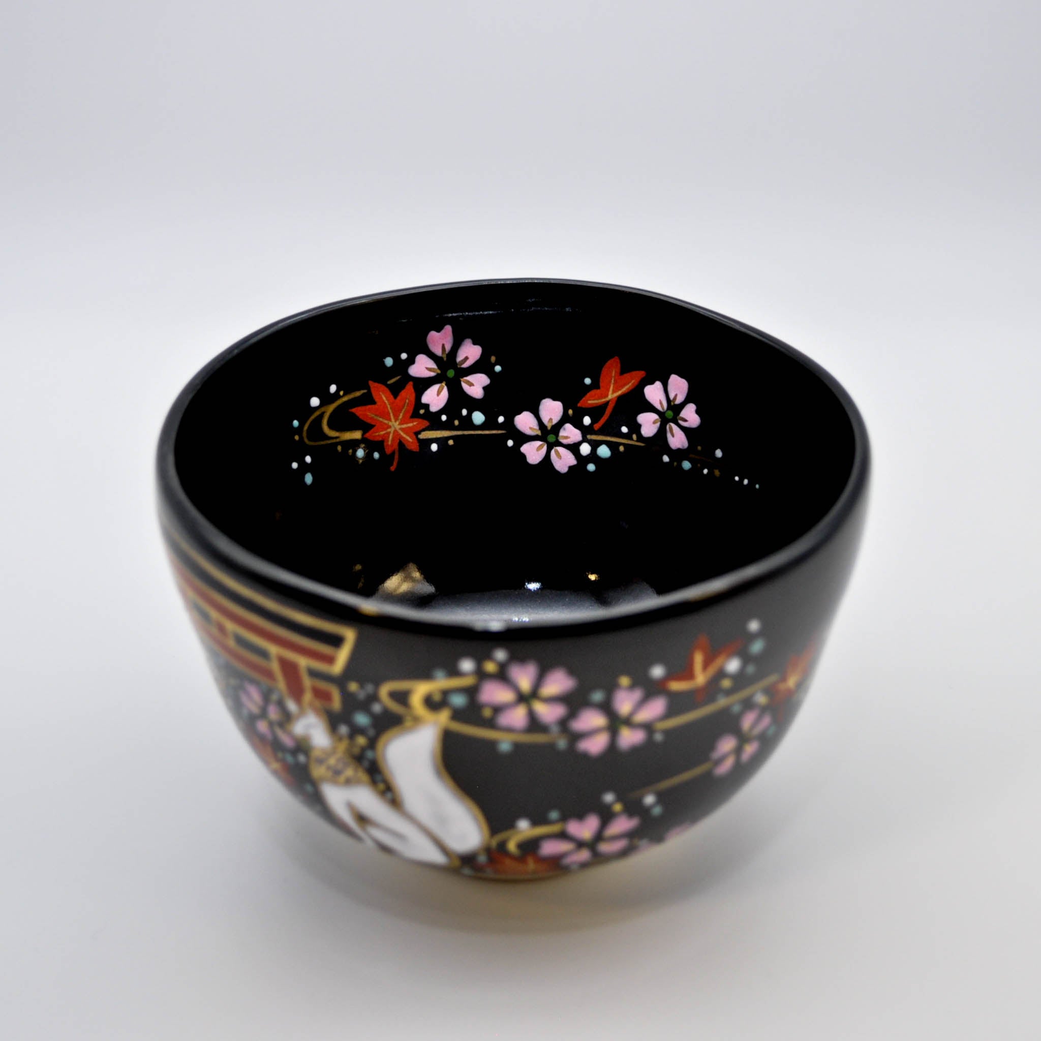 矢板緑　キツネ　お茶碗 キツネ抹茶碗 - 桜と鳥居 -（黒） – GALLERY KACCO